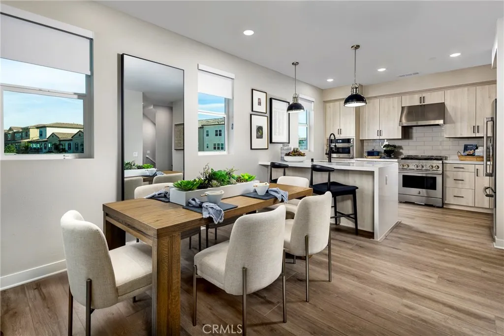 listing main picture