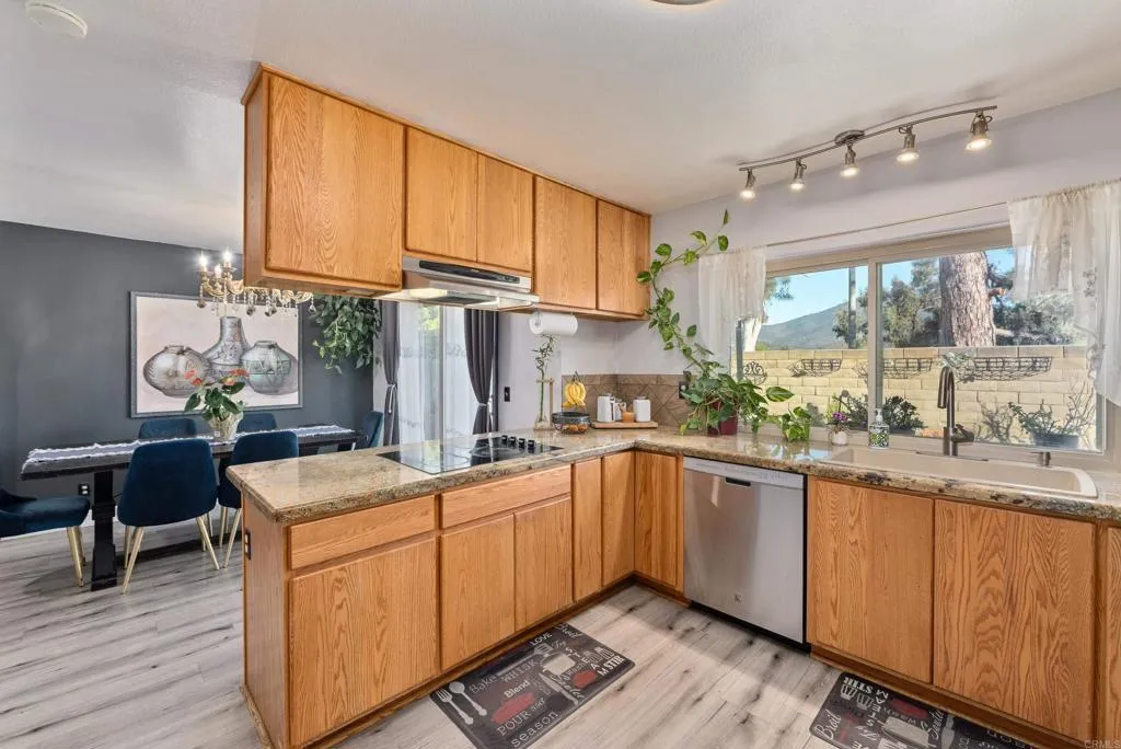 https://cdn.realtyfeed.com/cdn/127/306545564/b53f7668e332ea33387b0e9391b73e1e.webp