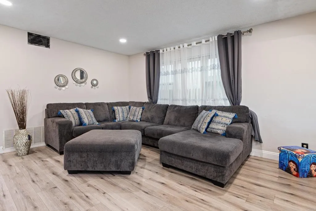 https://cdn.realtyfeed.com/cdn/127/306545564/b85f389f612000b8ff365d85743f6e14.webp