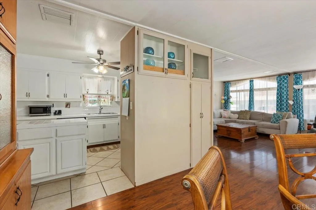https://cdn.realtyfeed.com/cdn/127/306545579/1512c25761fb2d72a21a0cb5810ec95f.webp
