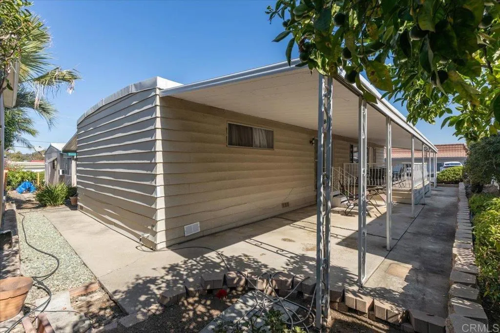 https://cdn.realtyfeed.com/cdn/127/306545579/8f1e243194fad94a6c292036759323c4.webp