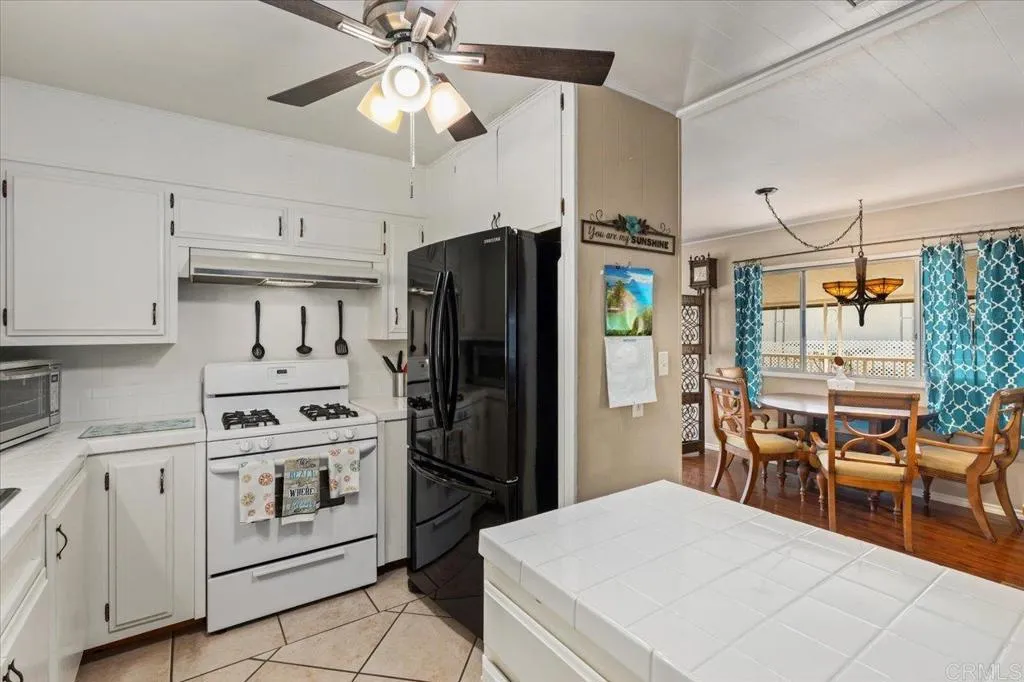 https://cdn.realtyfeed.com/cdn/127/306545579/fb51a48e182bafc7668e2ba4735dd167.webp