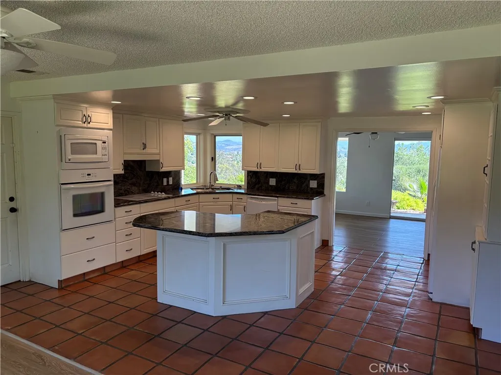 https://cdn.realtyfeed.com/cdn/127/306545591/3612609751cef285b2c2310109221c1f.webp