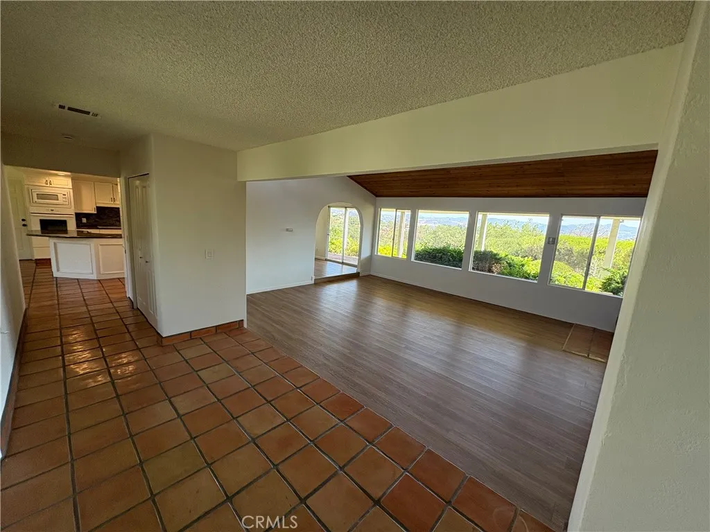 https://cdn.realtyfeed.com/cdn/127/306545591/3efadf04dea629ab82ac24a9989d3a64.webp