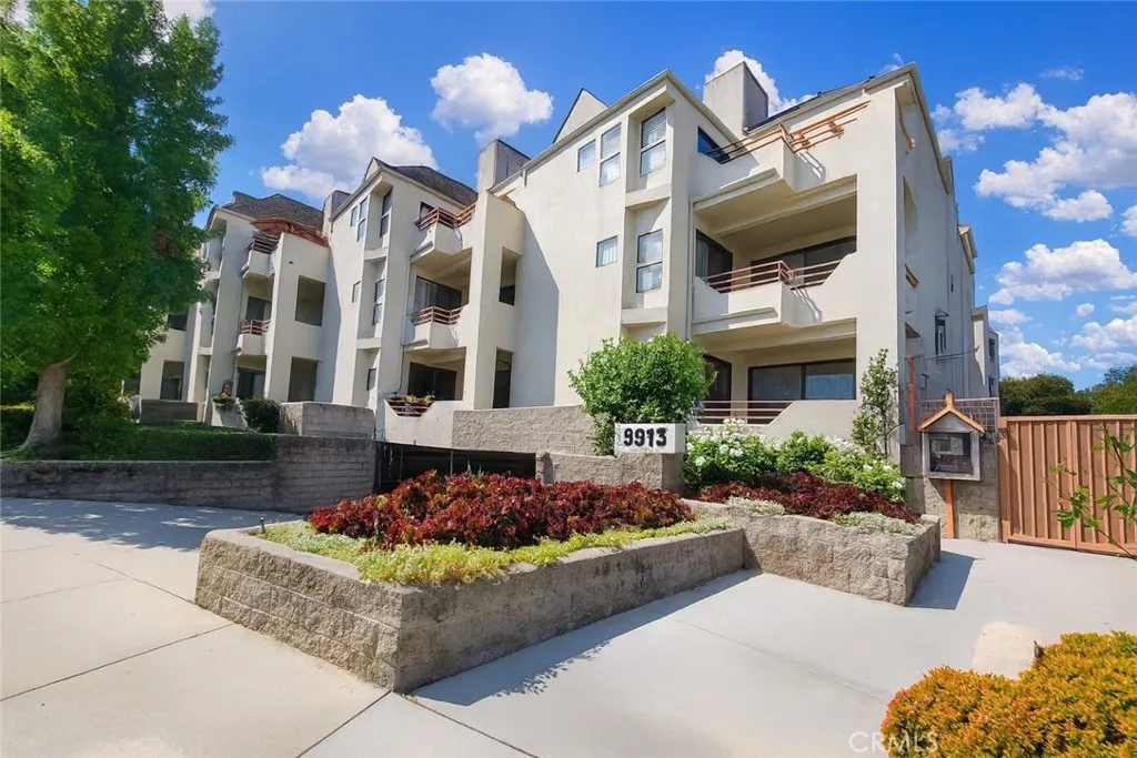 3913 N Virginia Road Unit 301