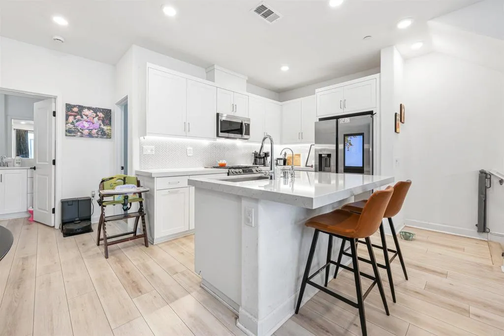 https://cdn.realtyfeed.com/cdn/127/306545612/af9619ff34c3d45337524ca776e0ae5e.webp