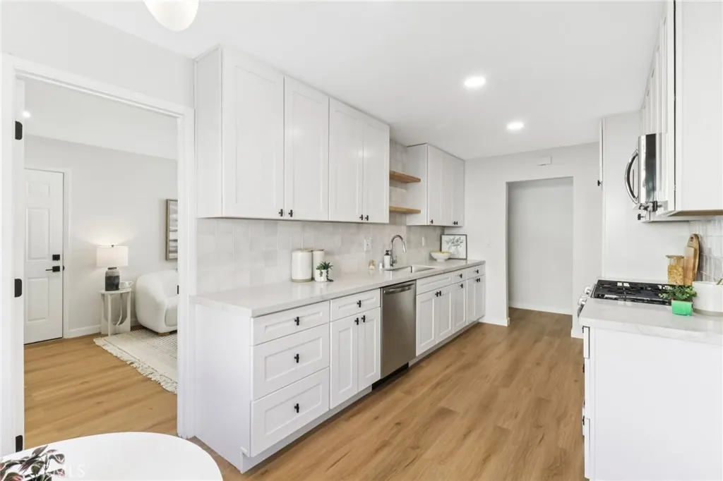 https://cdn.realtyfeed.com/cdn/127/306545859/75390a7da1efbc680b2fbe9f3819a8a8.webp