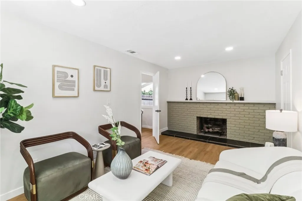 https://cdn.realtyfeed.com/cdn/127/306545859/b0e05ccb3720bae1a30a1fd9fe2936bc.webp
