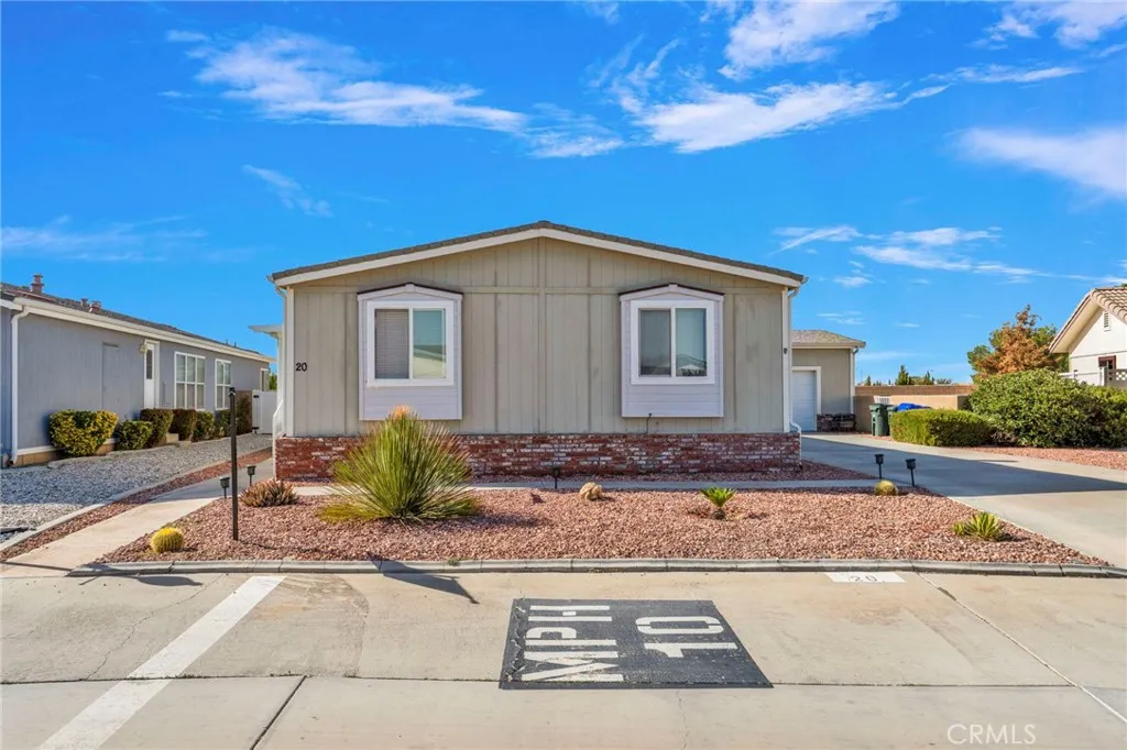 22241 Nisqually Unit 20, Apple Valley, CA 92308 - Main photo, Apple Valley, CA