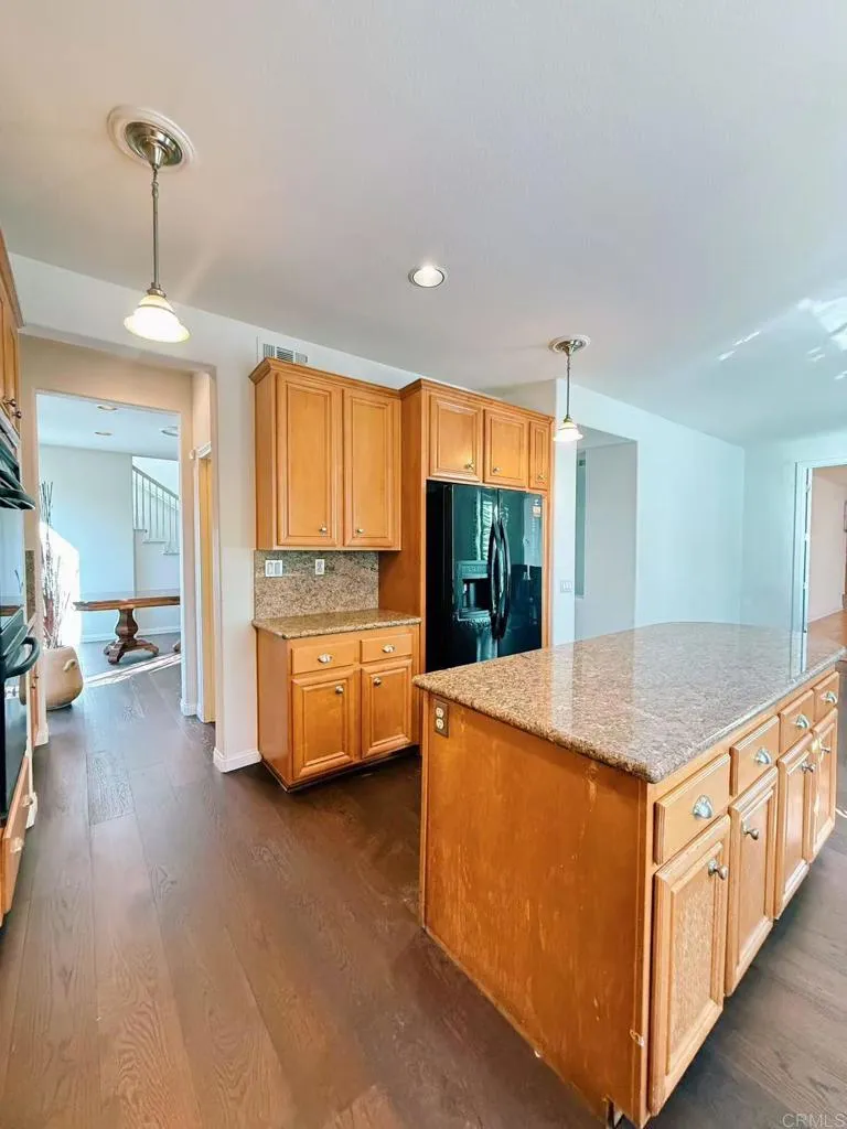 https://cdn.realtyfeed.com/cdn/127/306545917/649a183d9c1e3fbdac8c9f0036341e86.webp