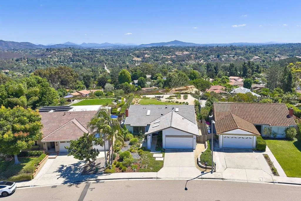 https://cdn.realtyfeed.com/cdn/127/306546021/8504bdd739426cad54a671f273867401.webp