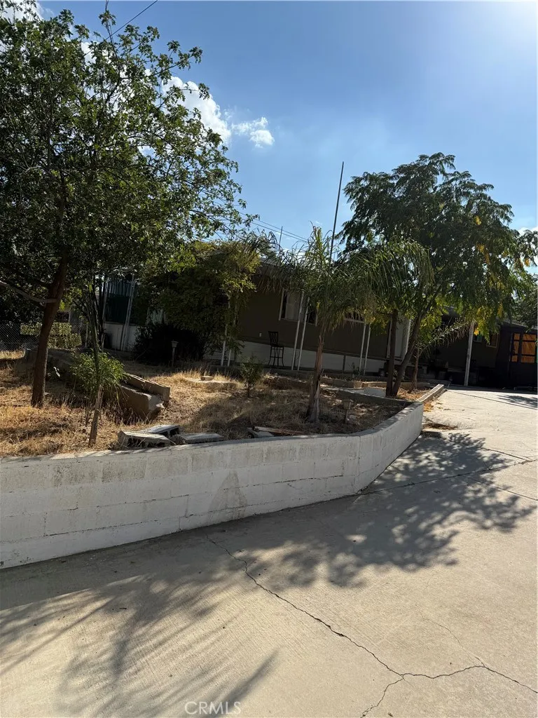 504 Iroquois, Perris, CA 92570