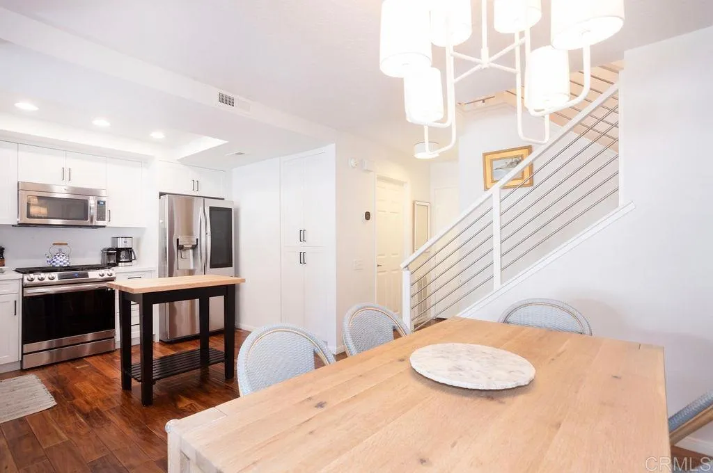 https://cdn.realtyfeed.com/cdn/127/306546096/87d3831b4d2841e46fd1ffd7700aac38.webp
