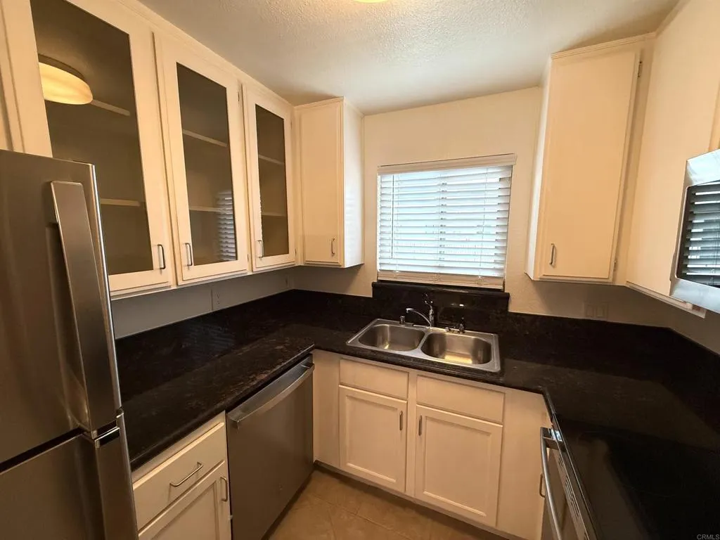 https://cdn.realtyfeed.com/cdn/127/306546125/30e06d49ba0d7c550cff645fb92c4605.webp