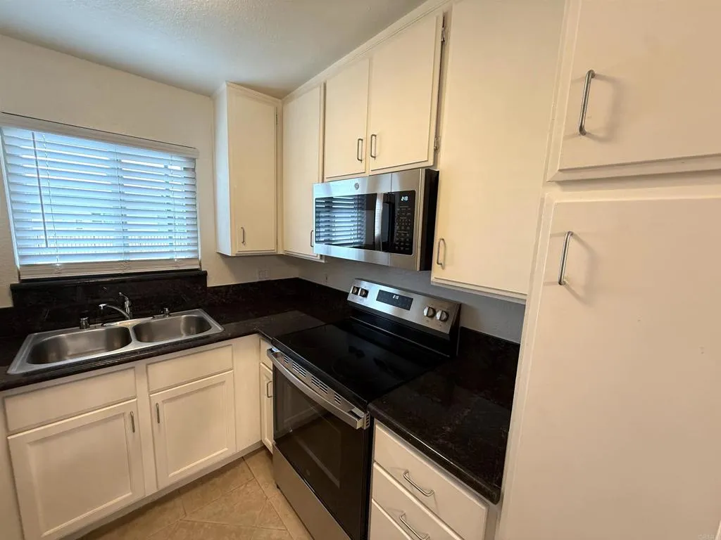 https://cdn.realtyfeed.com/cdn/127/306546125/70e00d5036c304f09ad6c71d23c269ba.webp
