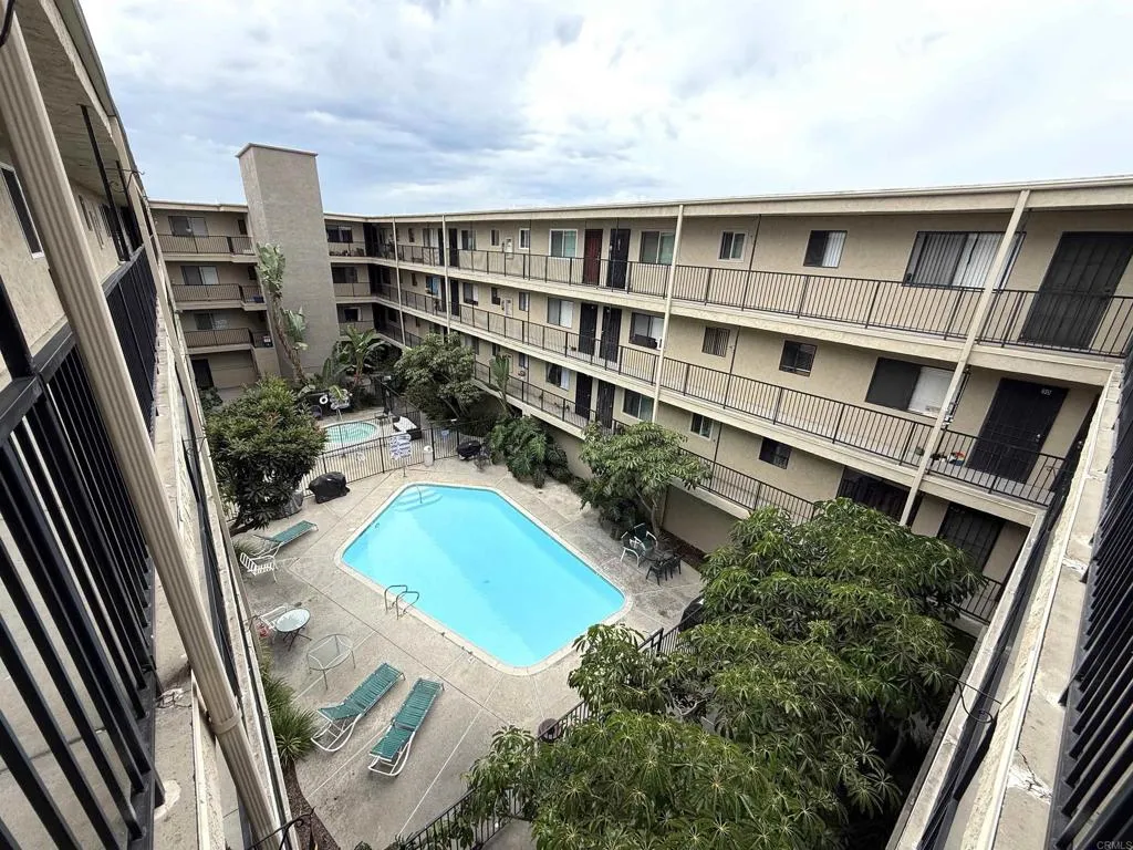 https://cdn.realtyfeed.com/cdn/127/306546125/dfe555bef78da169197f4ef505e8c194.webp