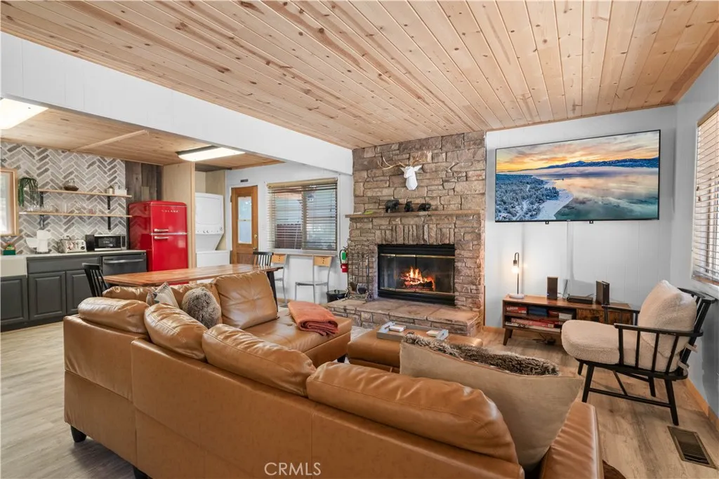 43407 Sand Canyon Rd, Big Bear Lake, CA 92315