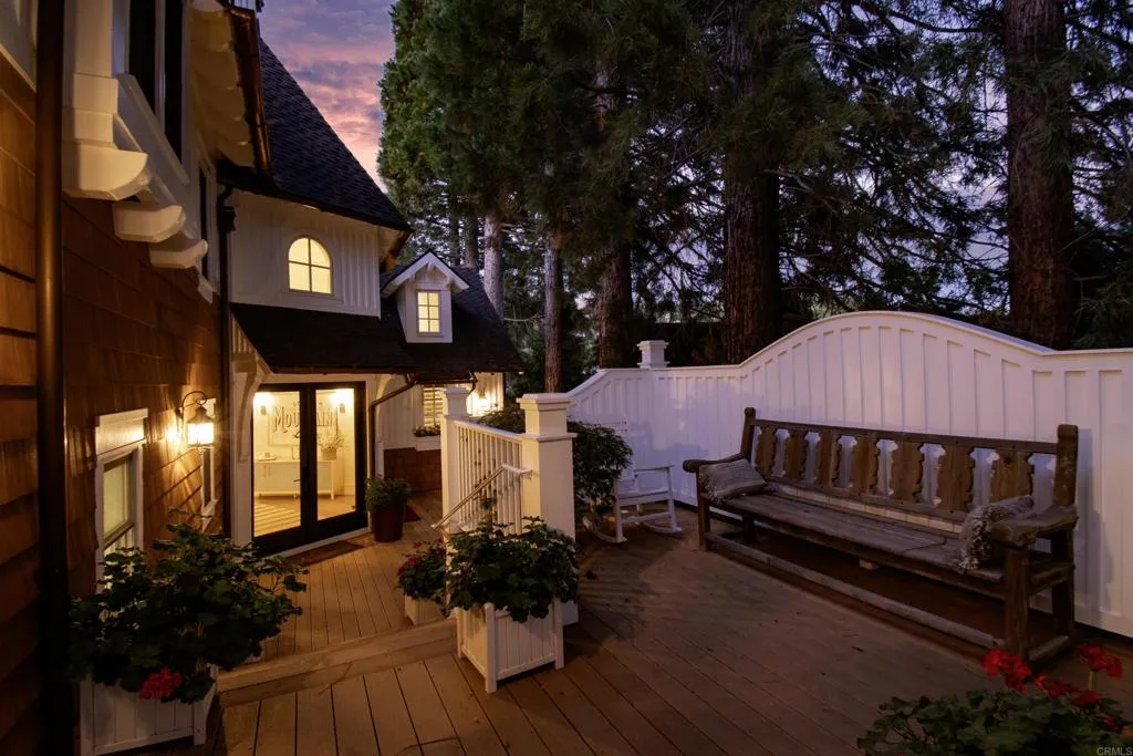 listing main picture