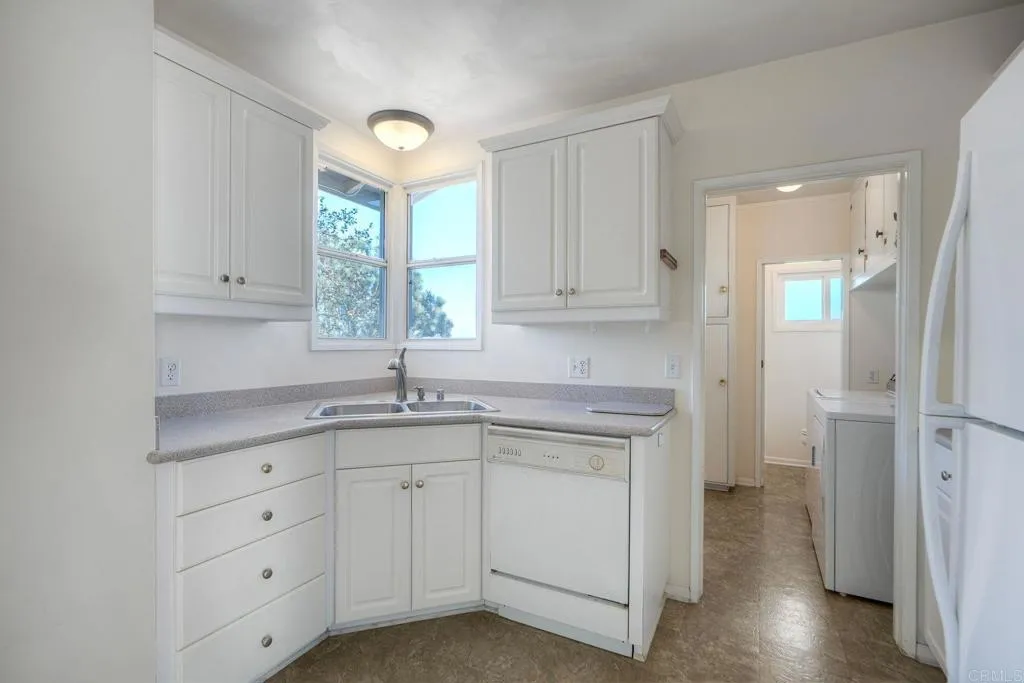 https://cdn.realtyfeed.com/cdn/127/306546196/fe1a2a1945ec11621e1bfa2ef1b5df29.webp