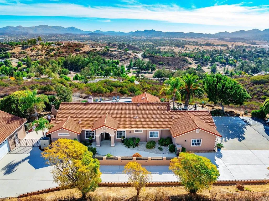 https://cdn.realtyfeed.com/cdn/127/306546248/f0d3e62ff8c9ce32a5622f4a16a1a547.webp