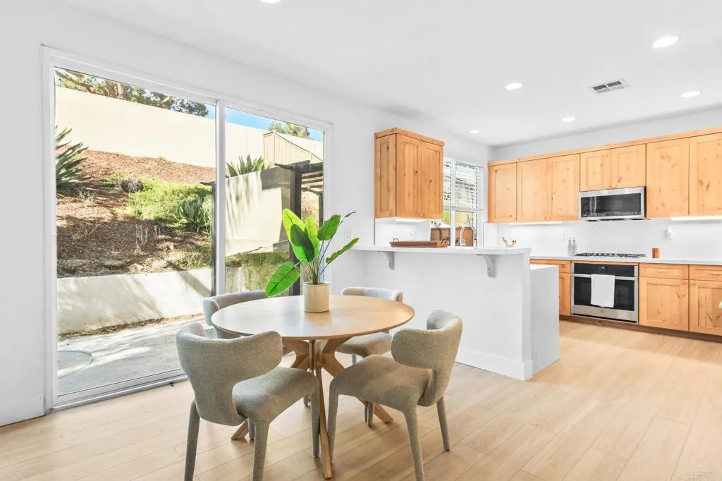 https://cdn.realtyfeed.com/cdn/127/306546275/2d81166c201243cc5bafbd7b6dd26a7e.webp