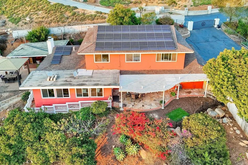 https://cdn.realtyfeed.com/cdn/127/306546285/c7f94c4769381a683cb2d109de3d0b84.webp