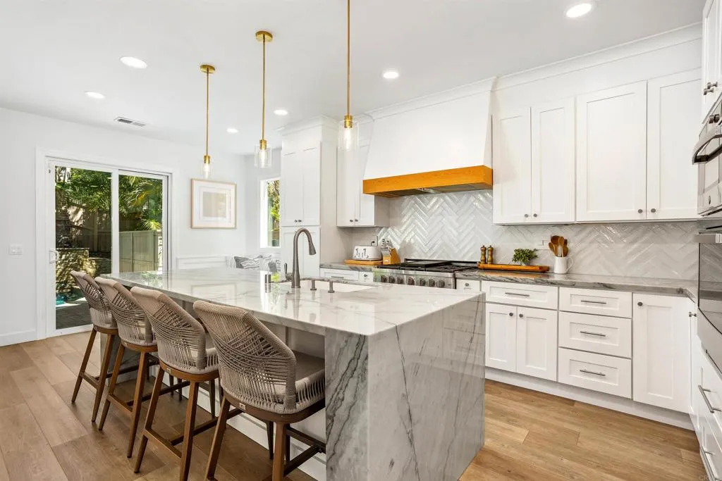 https://cdn.realtyfeed.com/cdn/127/306546327/012ccdf6f74df77f93038ca7ac700774.webp
