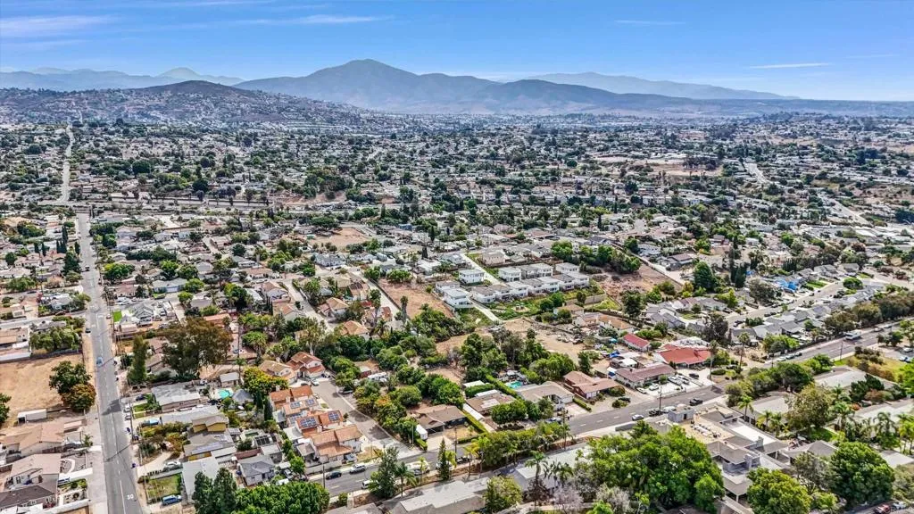 https://cdn.realtyfeed.com/cdn/127/306546350/9f769b78fe12389f9617621be62852c9.webp