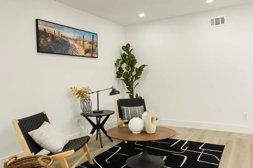 https://cdn.realtyfeed.com/cdn/127/306546412/09e68a9c5dff3368bc7bfed1451bb7d7.webp
