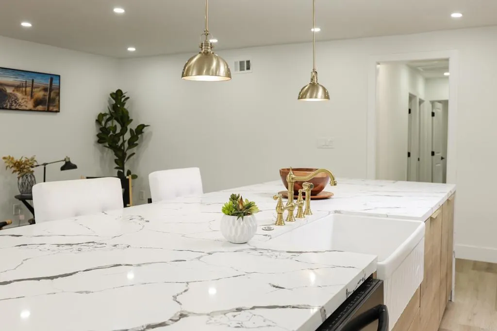 https://cdn.realtyfeed.com/cdn/127/306546412/3039b0ac0219b4412b4d7b984c7a135a.webp