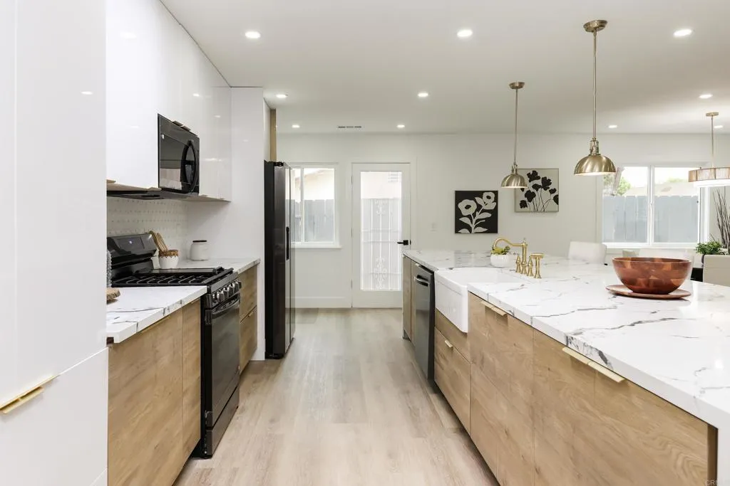 https://cdn.realtyfeed.com/cdn/127/306546412/70fe3271e1da4528a285332e7cf97c7b.webp