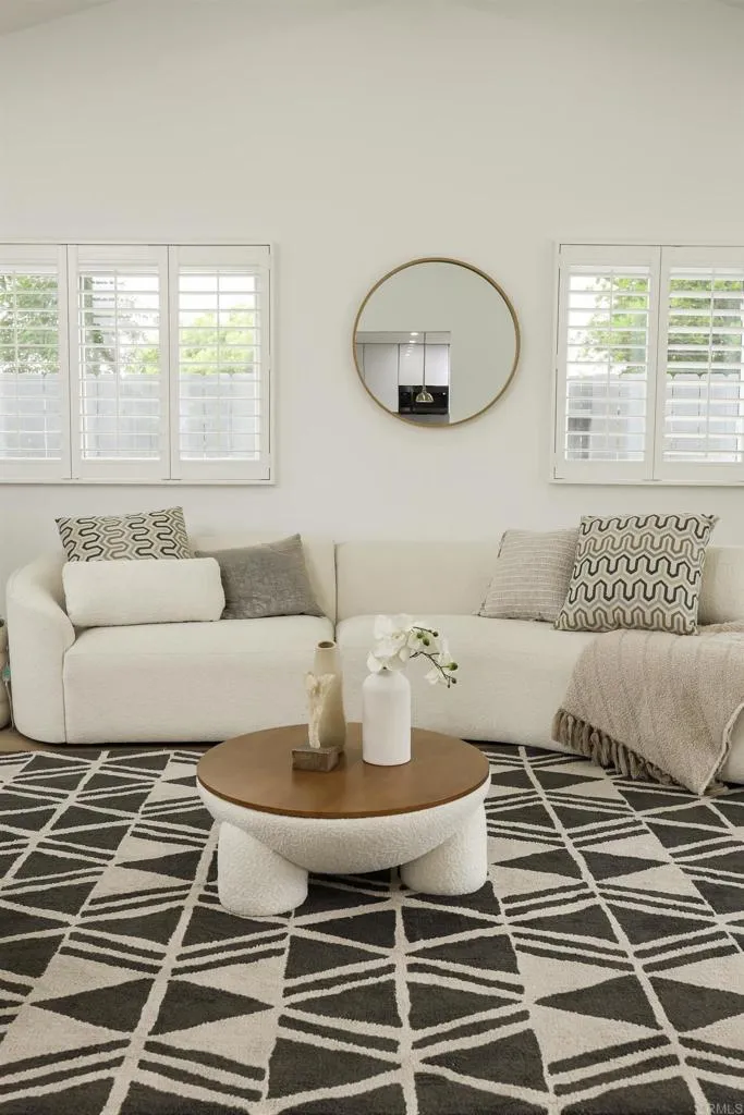 https://cdn.realtyfeed.com/cdn/127/306546412/e17b4f2f9d8e8eb695eedf702b00a082.webp