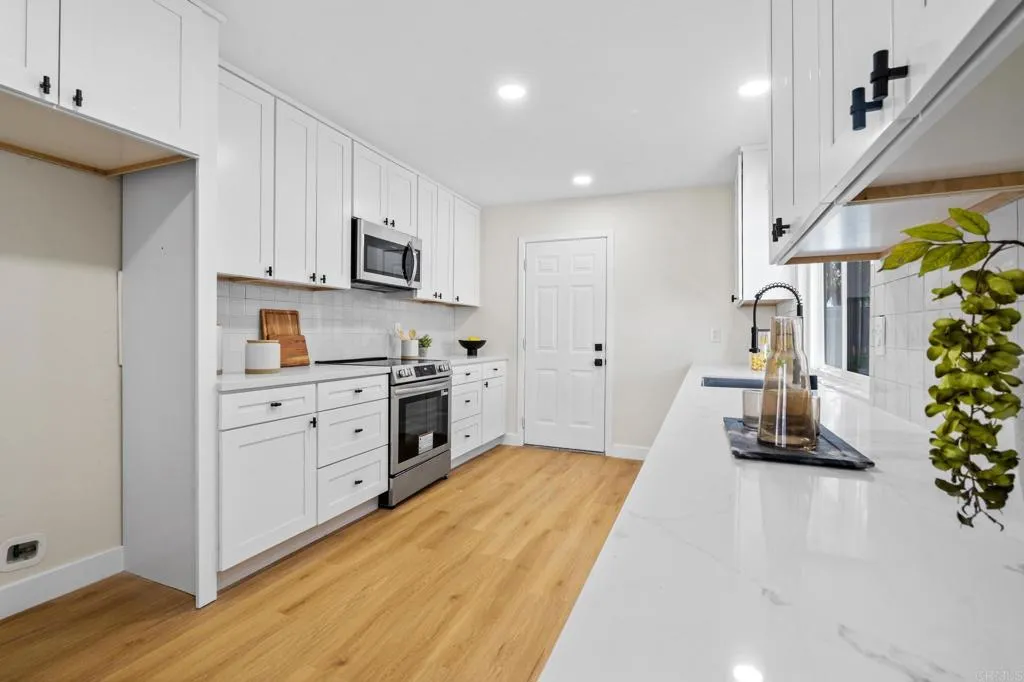 https://cdn.realtyfeed.com/cdn/127/306546415/711991004c3b6e9621d34c37c651250f.webp