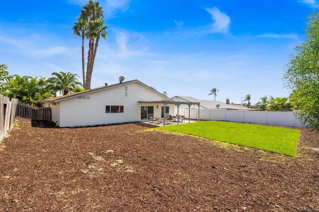 https://cdn.realtyfeed.com/cdn/127/306546415/8392d5f7fa992916aded8995bf1bcf13.webp
