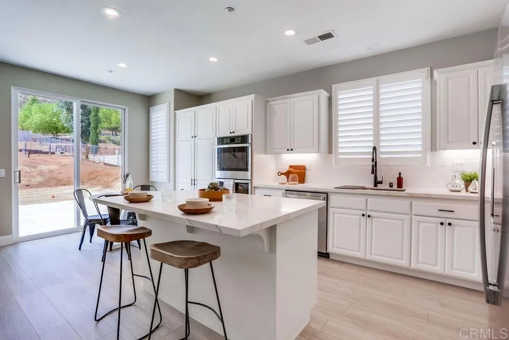 https://cdn.realtyfeed.com/cdn/127/306546445/2141f8f7fa19da908d856f6caa77d5b7.webp