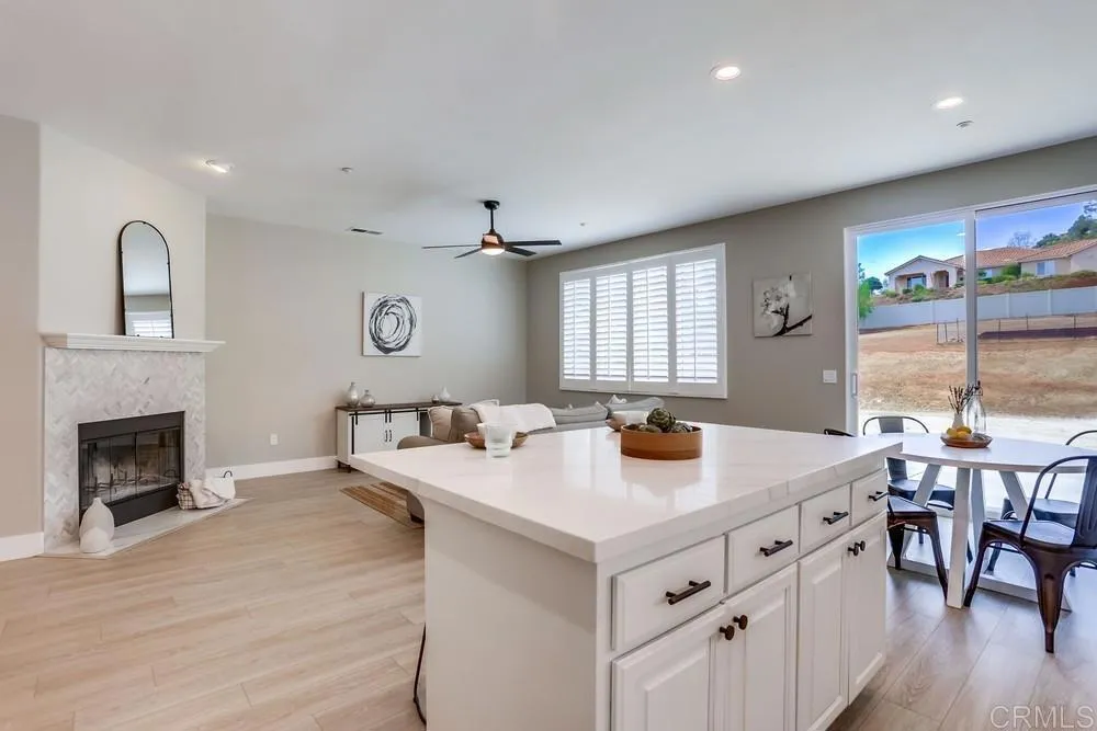 https://cdn.realtyfeed.com/cdn/127/306546445/5f72c7d465813f44bd7b9d4377cffae9.webp