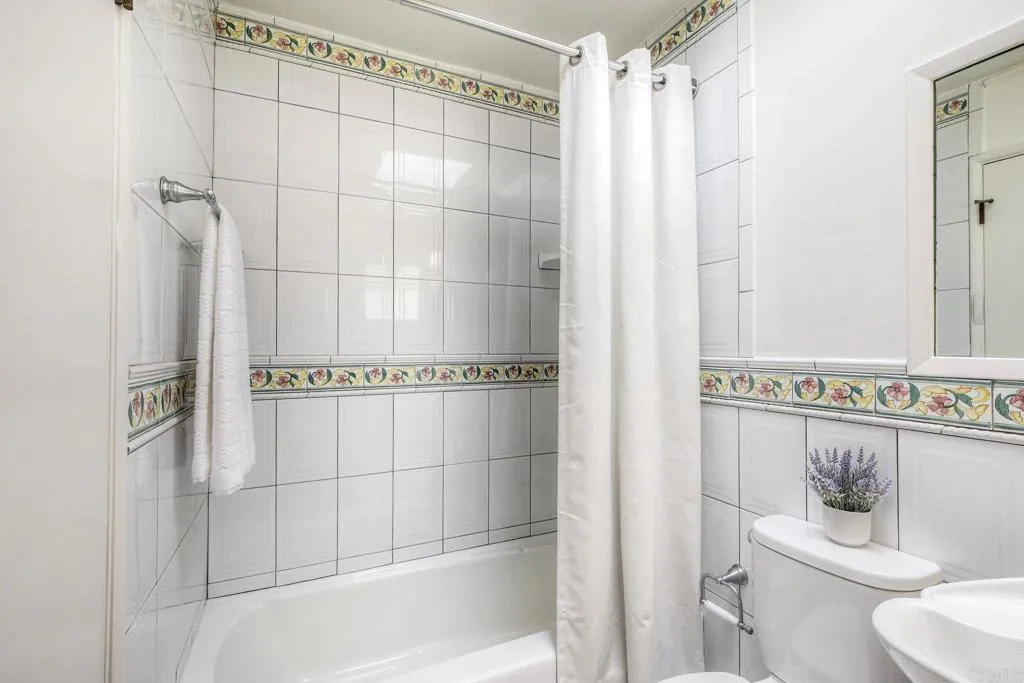 https://cdn.realtyfeed.com/cdn/127/306546486/ac5d43e3f94bed51514f534e961924f3.webp