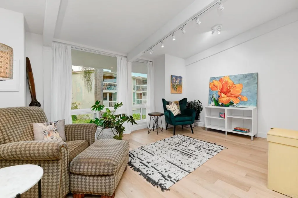 https://cdn.realtyfeed.com/cdn/127/306546502/edfbdad4ab9380044ec171f0d5cc2c4c.webp