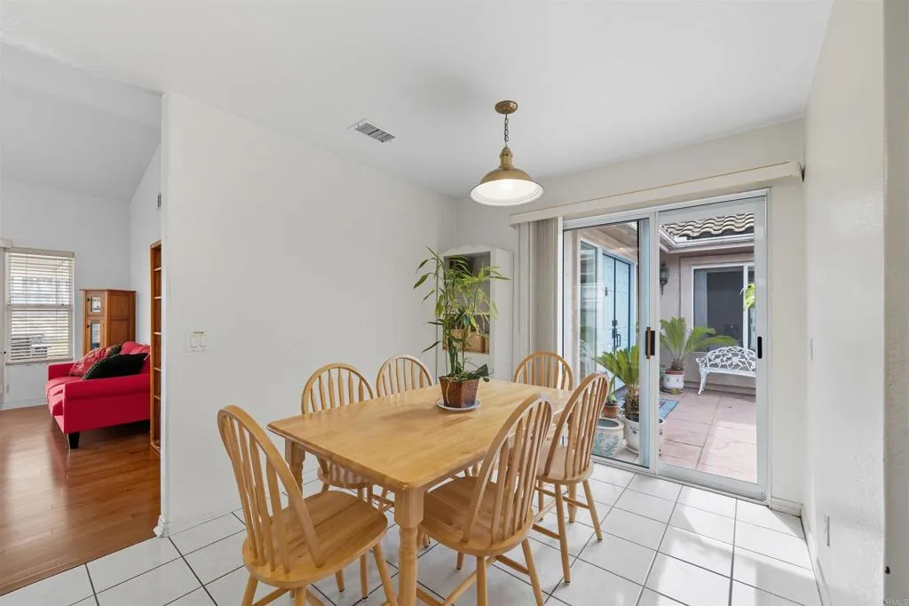 https://cdn.realtyfeed.com/cdn/127/306546509/2f226a5e3829445eeb20a9e4d9e89088.webp