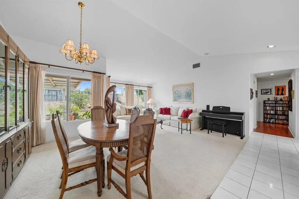 https://cdn.realtyfeed.com/cdn/127/306546509/56c5edf3a7d0271ca870b58b9df8e139.webp