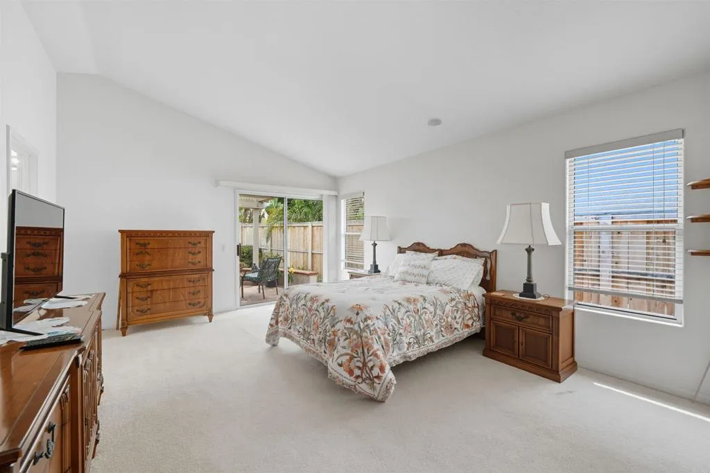 https://cdn.realtyfeed.com/cdn/127/306546509/8dfa6fb783f7eeb4ea2164fa86707b92.webp