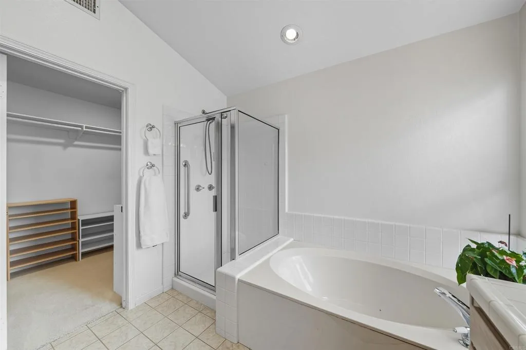 https://cdn.realtyfeed.com/cdn/127/306546509/9d03d4e1649c3625342af3edced5340e.webp