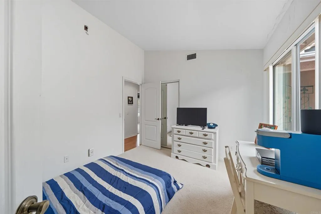 https://cdn.realtyfeed.com/cdn/127/306546509/c12b1033ee2e22a5cb51d0031b0c2470.webp