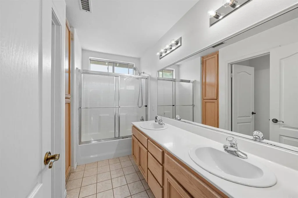 https://cdn.realtyfeed.com/cdn/127/306546509/d4ab6ec4d6f4698a285b9b36ced6726a.webp