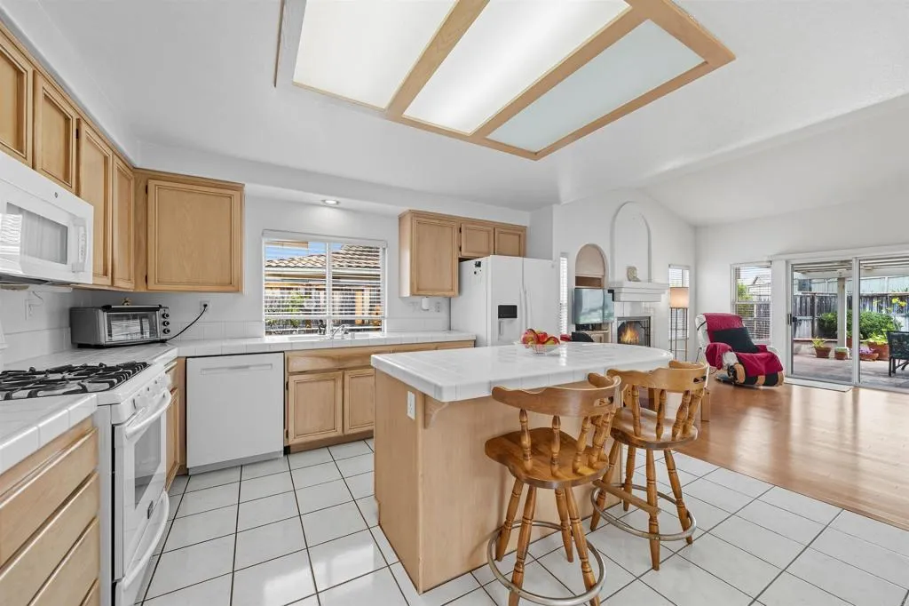 https://cdn.realtyfeed.com/cdn/127/306546509/d810ad88f31dc9f2333c098ffe2362cb.webp