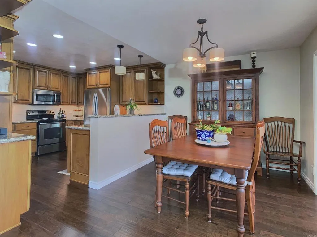 https://cdn.realtyfeed.com/cdn/127/306546511/2fbe0b4dbdc0708ec43117d639b11e38.webp