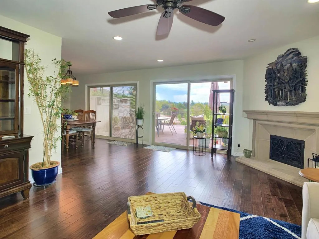 https://cdn.realtyfeed.com/cdn/127/306546511/326760533464d5ef5695bcadef76cc14.webp