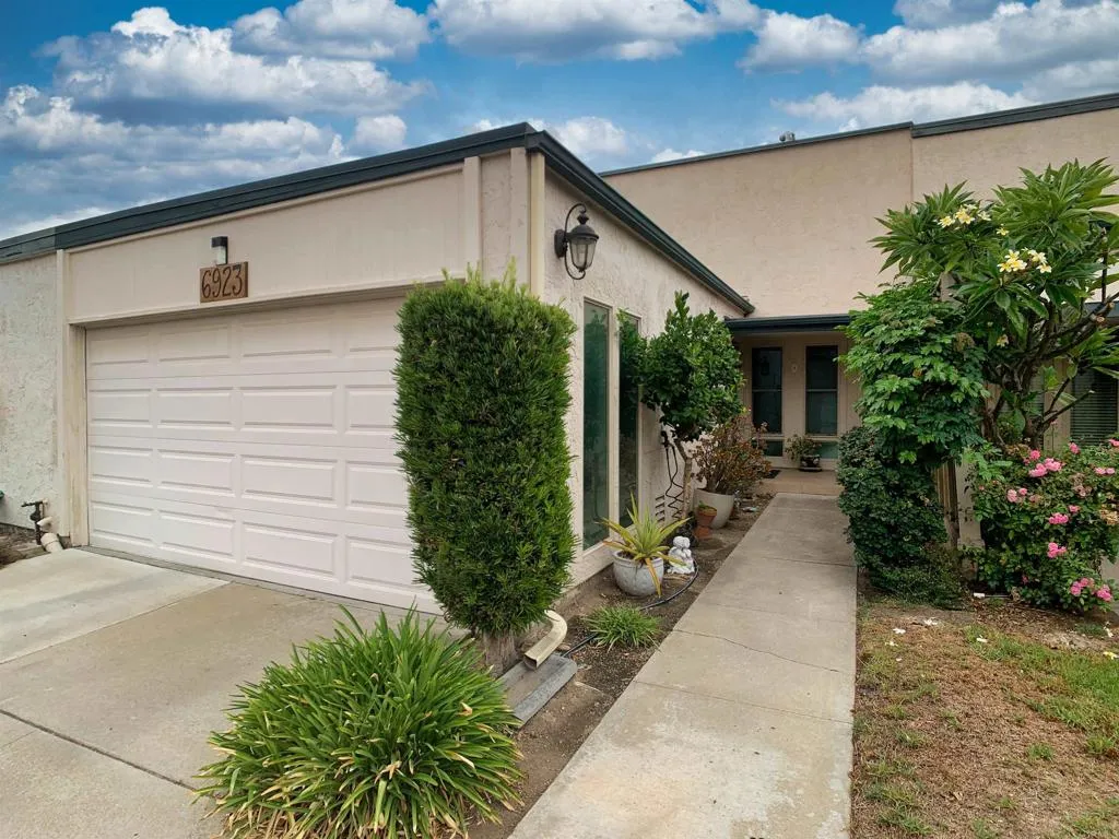Browse active condo listings in GOLFVIEW ESTATES