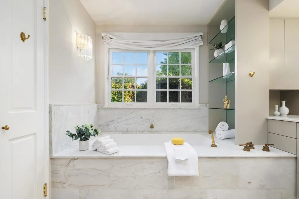 https://cdn.realtyfeed.com/cdn/127/306546549/20c72a5c3f542e978982be0e56b10d2f.webp