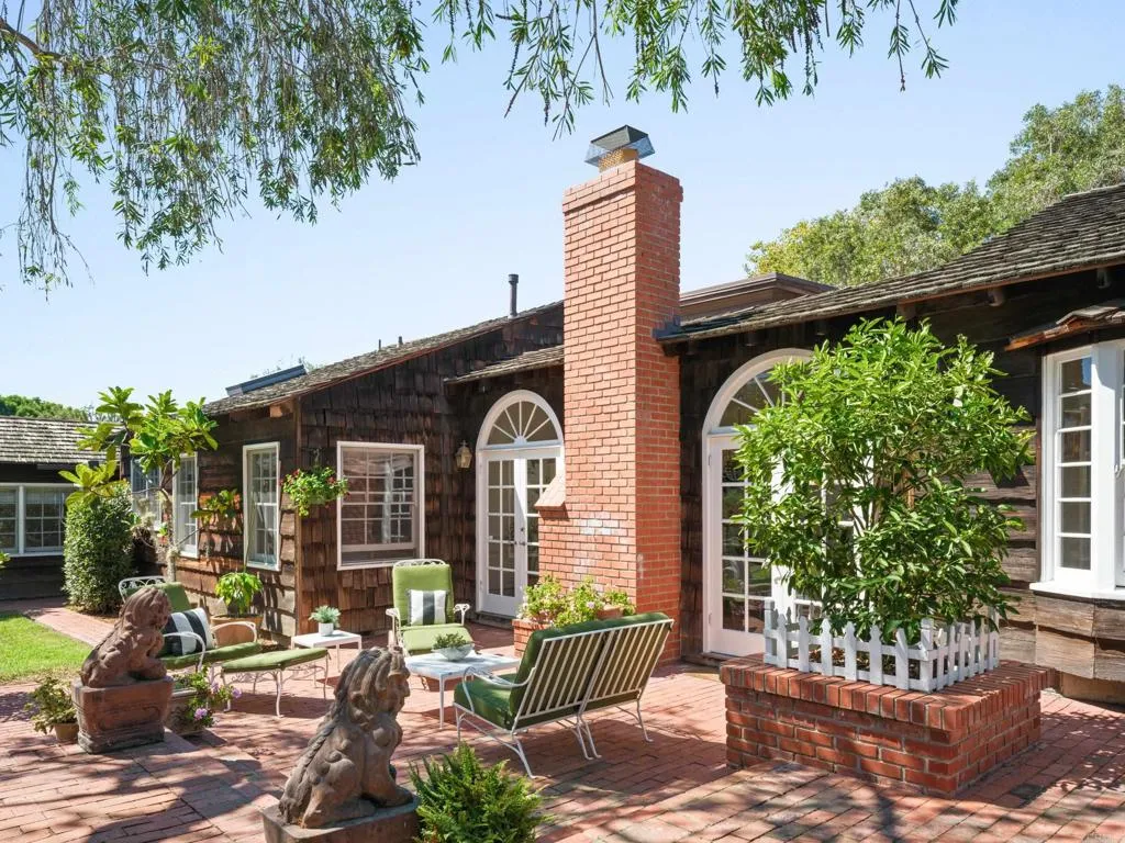 https://cdn.realtyfeed.com/cdn/127/306546549/857c1229bafb453cf15c43d3f2a63725.webp